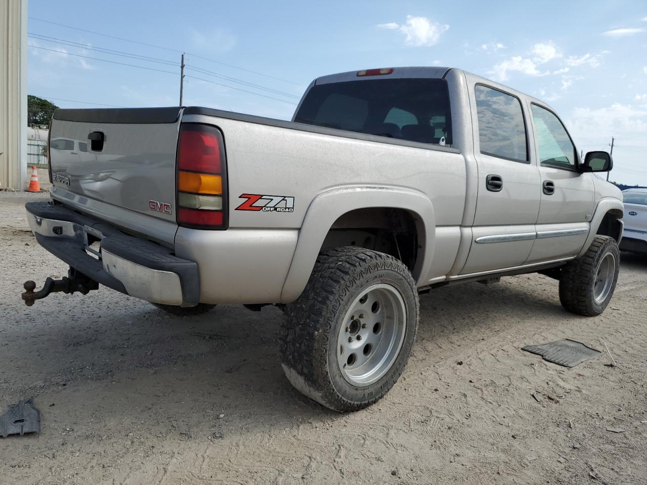 GMC Sierra K1500 Image 3