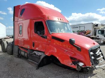  Salvage Freightliner Cascadia 1