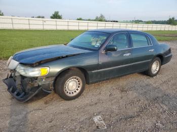  Salvage Lincoln Towncar