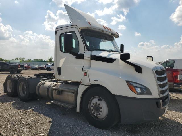  Salvage Freightliner Cascadia 1