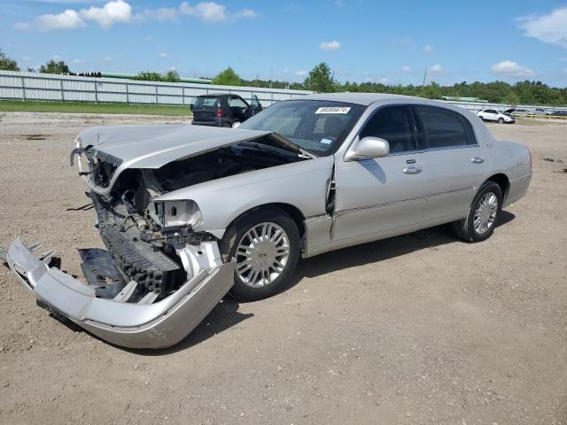  Salvage Lincoln Towncar