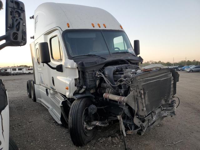  Salvage Freightliner Cascadia 1