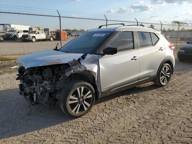  Salvage Nissan Kicks