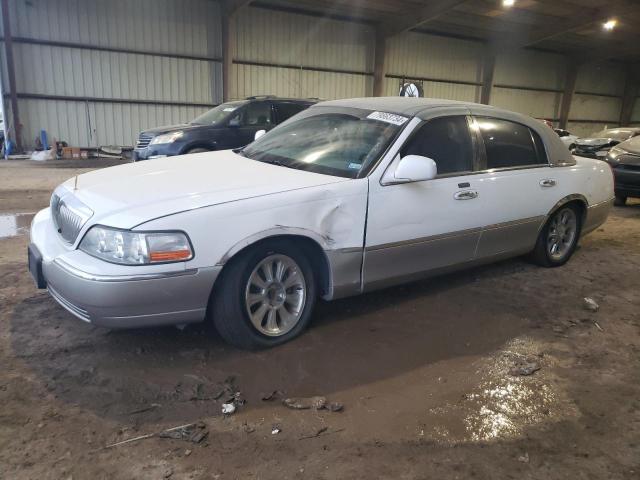  Salvage Lincoln Towncar