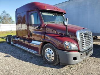  Salvage Freightliner Cascadia 1