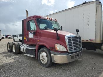  Salvage Freightliner Cascadia 1