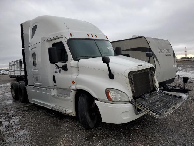  Salvage Freightliner Cascadia 1