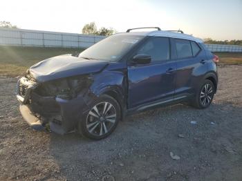  Salvage Nissan Kicks