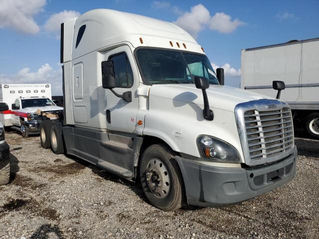  Salvage Freightliner Cascadia 1