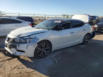  Salvage Nissan Maxima