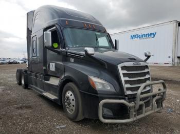  Salvage Freightliner Cascadia 1