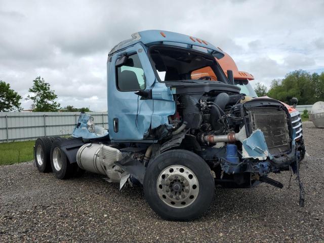  Salvage Freightliner Cascadia 1