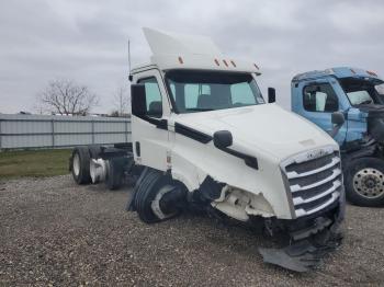  Salvage Freightliner Cascadia 1