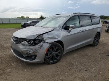  Salvage Chrysler Pacifica