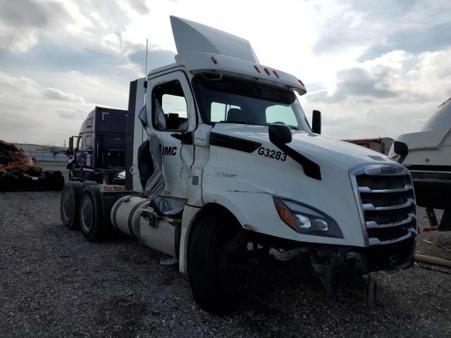  Salvage Freightliner Cascadia 1