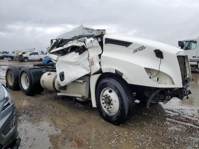  Salvage Freightliner Cascadia 1