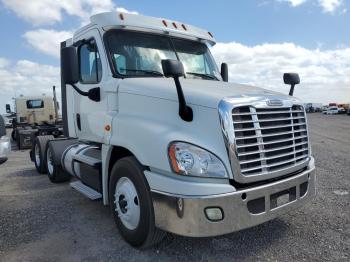  Salvage Freightliner Cascadia 1