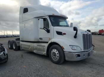  Salvage Peterbilt 579