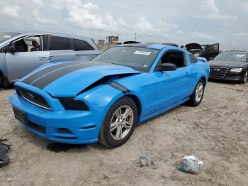  Salvage Ford Mustang