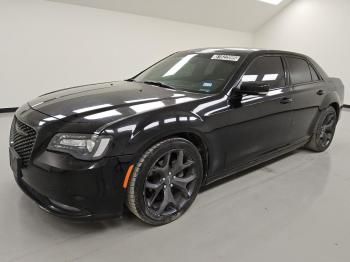  Salvage Chrysler 300