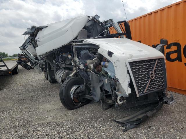  Salvage Volvo Vnl