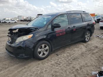  Salvage Toyota Sienna