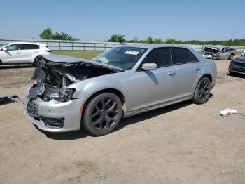  Salvage Chrysler 300