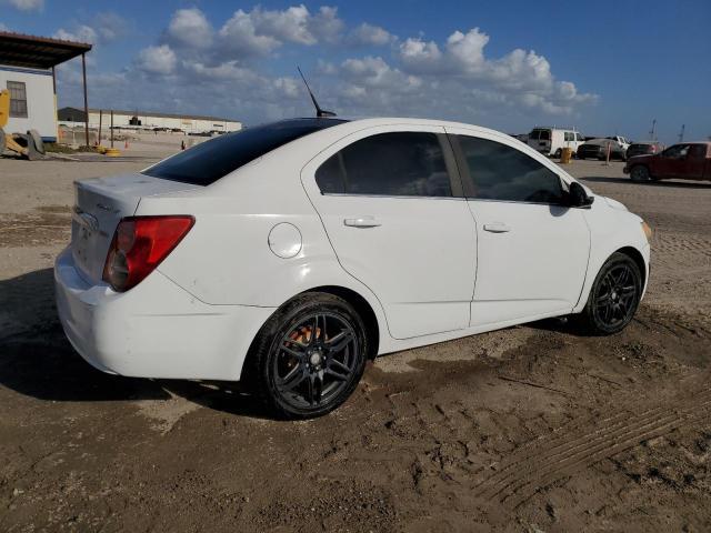 Chevrolet Sonic Lt Image 3