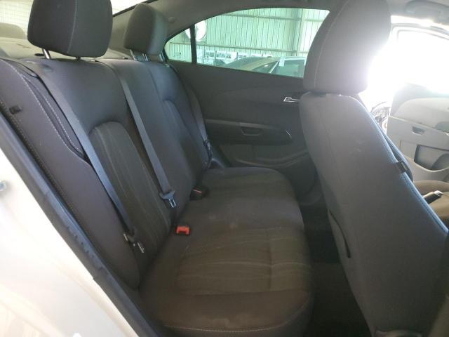 Chevrolet Sonic Lt Image 6