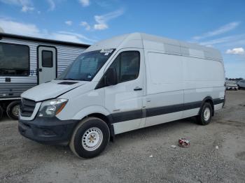  Salvage Mercedes-Benz Sprinter
