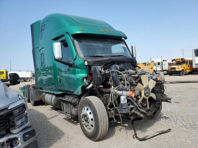  Salvage Freightliner Cascadia 1
