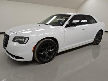  Salvage Chrysler 300