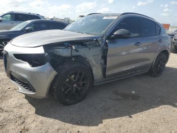  Salvage Alfa Romeo Stelvio