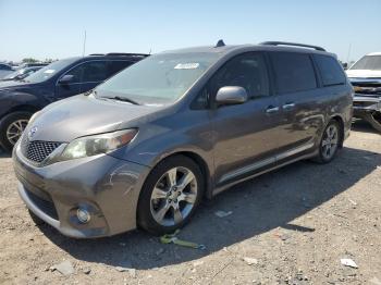  Salvage Toyota Sienna