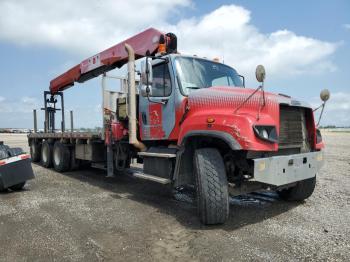  Salvage Freightliner 114sd