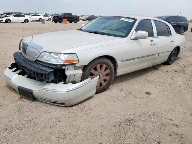  Salvage Lincoln Towncar