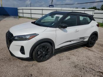  Salvage Nissan Kicks