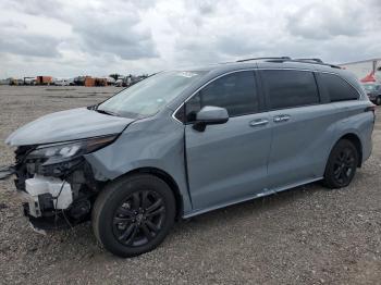  Salvage Toyota Sienna