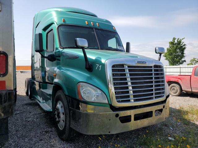  Salvage Freightliner Cascadia 1