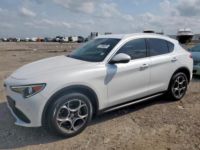  Salvage Alfa Romeo Stelvio