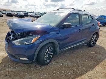  Salvage Nissan Kicks