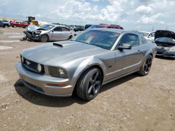  Salvage Ford Mustang