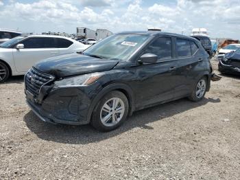  Salvage Nissan Kicks