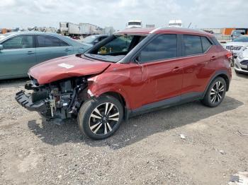  Salvage Nissan Kicks