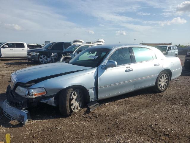  Salvage Lincoln Towncar