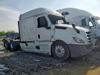  Salvage Freightliner Cascadia 1