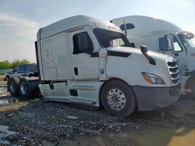  Salvage Freightliner Cascadia 1