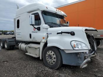  Salvage Freightliner Cascadia 1