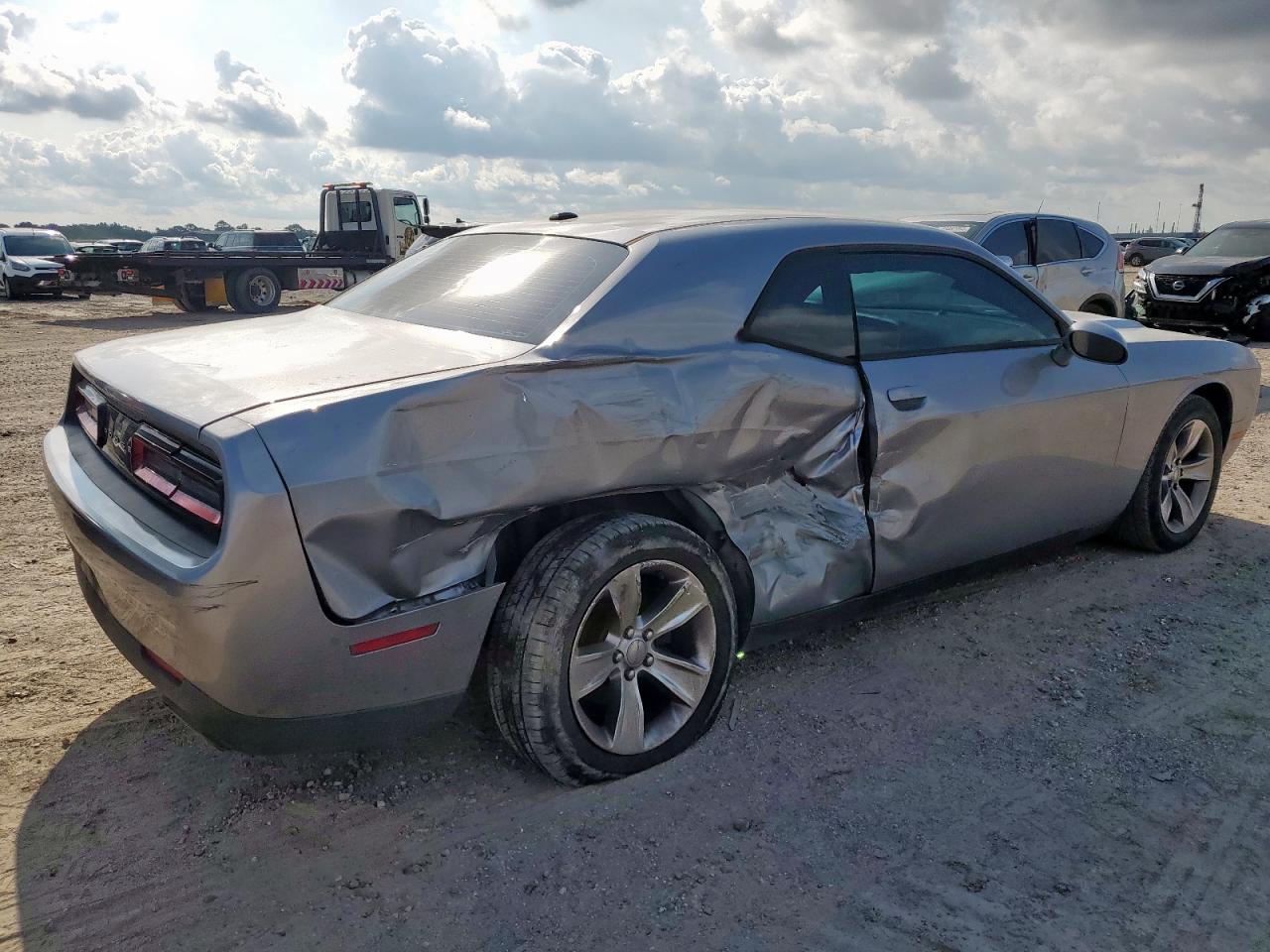 Dodge Challenger Sxt Image 3