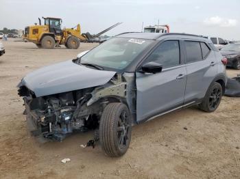  Salvage Nissan Kicks